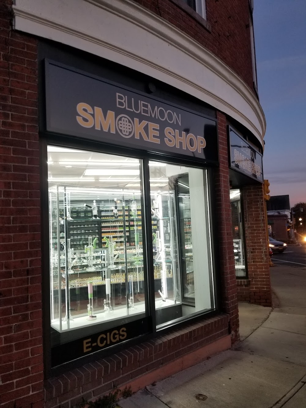 Bluemoon Smoke Shop